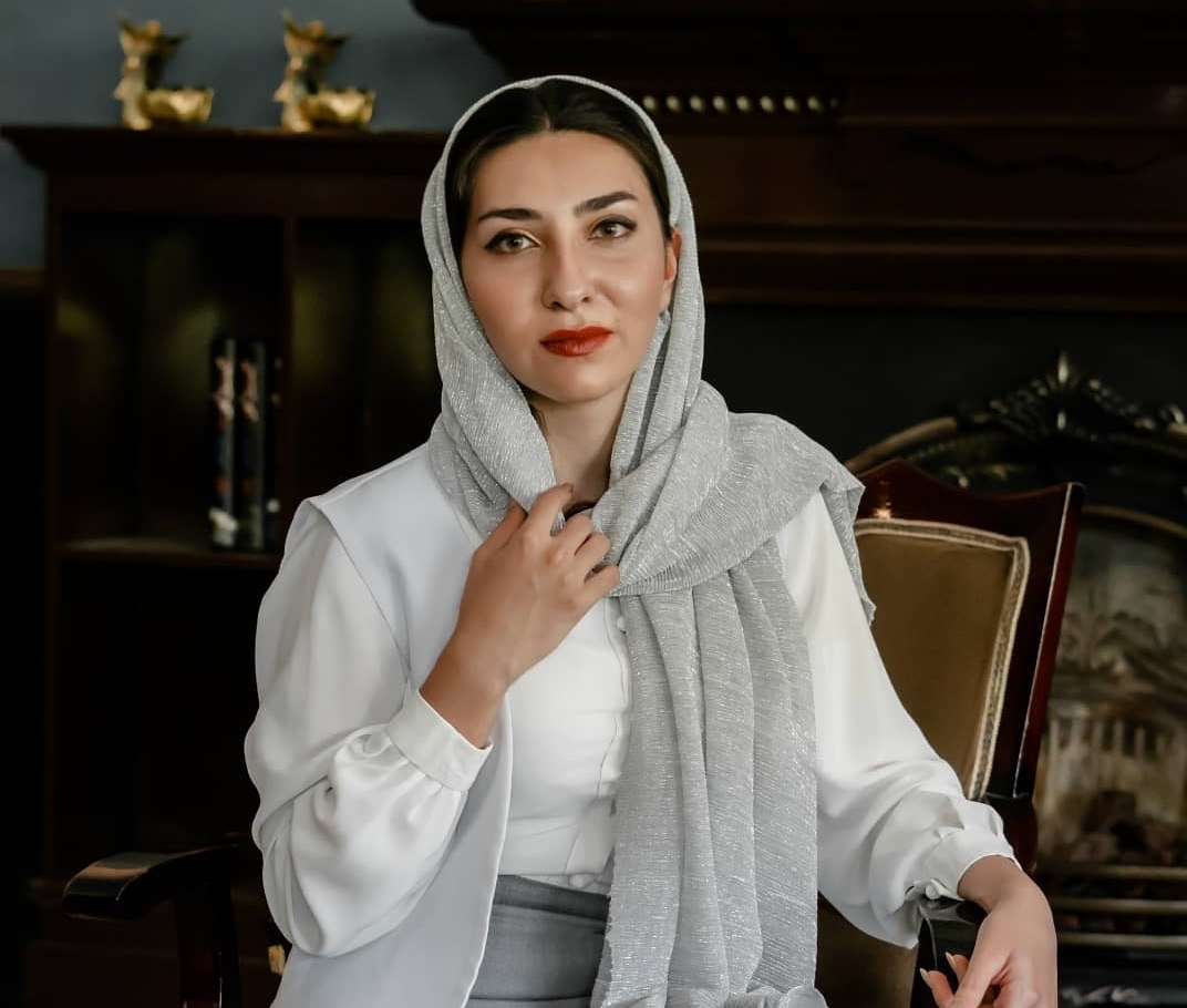 غزال صادق اقبالی